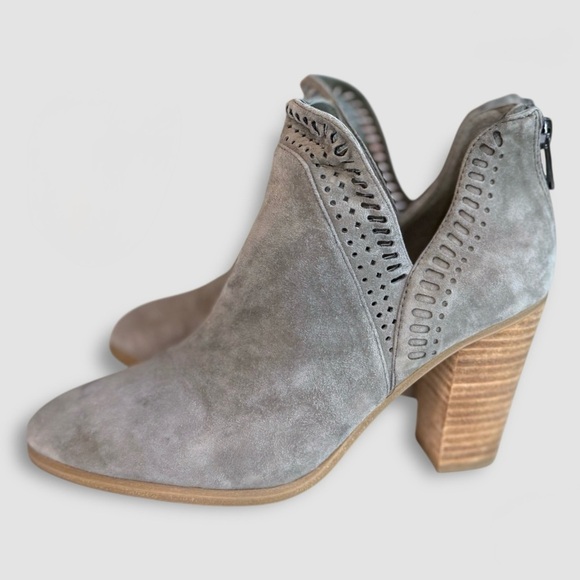 VINCE CAMUTO Fileana Split Shaft Suede Ankle Booties Gray Women’s Size 7.5 - Picture 6 of 6